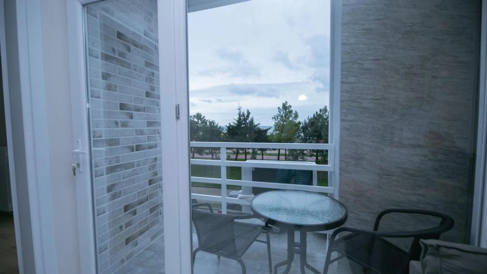 Lovely Apartment With Sea View Batumi
